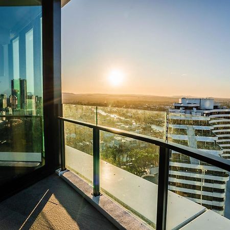 2 Bedroom Luxurious Family Apartment Next To Pacific Fair - Broadbeach Gold Coast Gc22 Екстер'єр фото