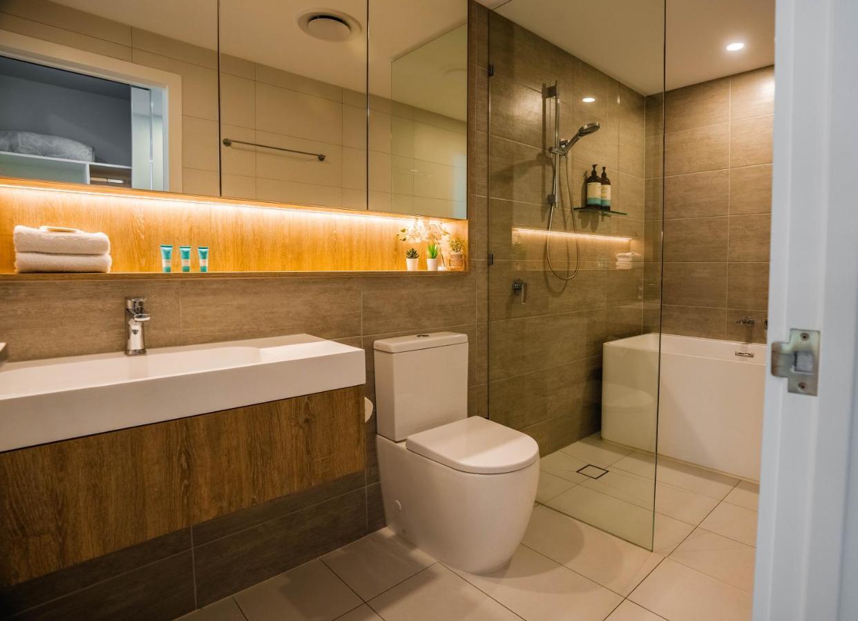 2 Bedroom Luxurious Family Apartment Next To Pacific Fair - Broadbeach Gold Coast Gc22 Екстер'єр фото