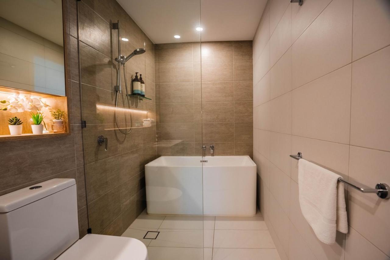 2 Bedroom Luxurious Family Apartment Next To Pacific Fair - Broadbeach Gold Coast Gc22 Екстер'єр фото