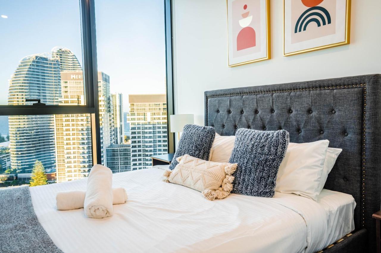 2 Bedroom Luxurious Family Apartment Next To Pacific Fair - Broadbeach Gold Coast Gc22 Екстер'єр фото