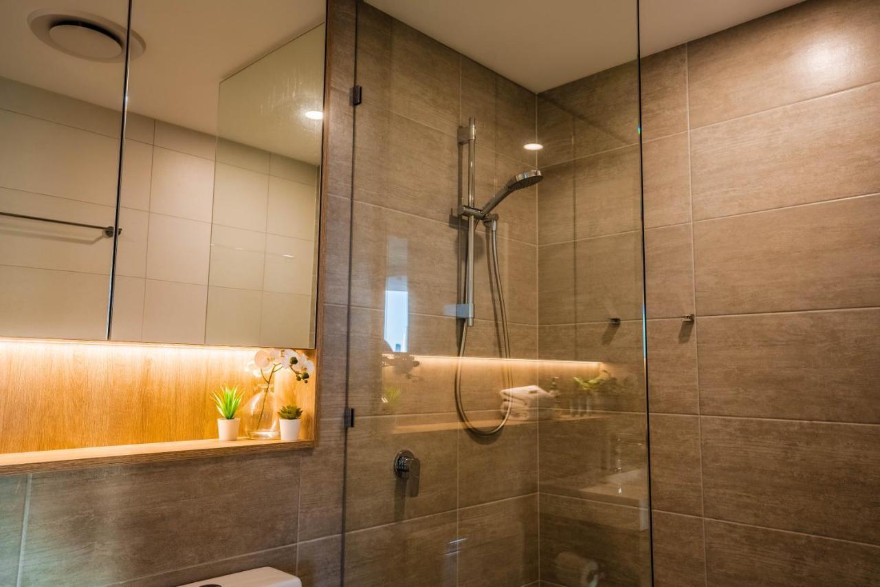 2 Bedroom Luxurious Family Apartment Next To Pacific Fair - Broadbeach Gold Coast Gc22 Екстер'єр фото